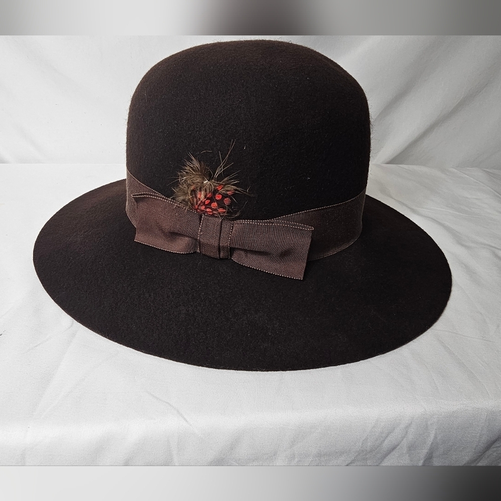 Vintage Betmar New York Brown Wool Felt Wide Brim Hat Neiman Marcus Feather Bow